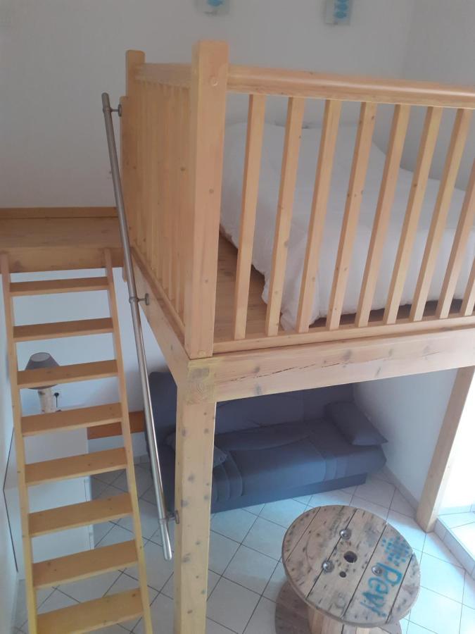Appartement Rez De Chaussee Avec Terrasse Et Jardin Tence Eksteriør billede