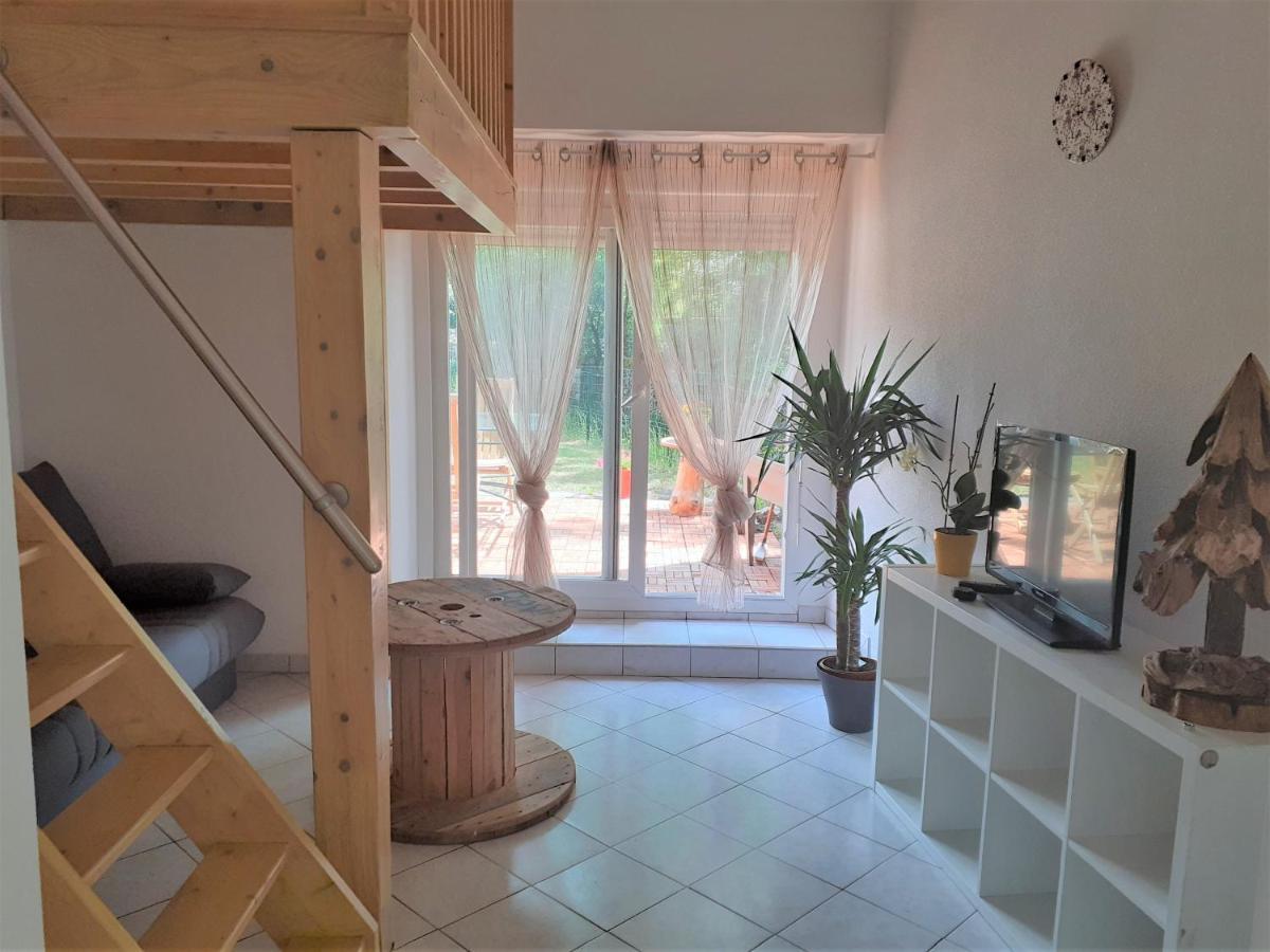 Appartement Rez De Chaussee Avec Terrasse Et Jardin Tence Eksteriør billede