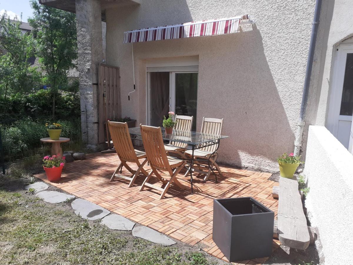 Appartement Rez De Chaussee Avec Terrasse Et Jardin Tence Eksteriør billede