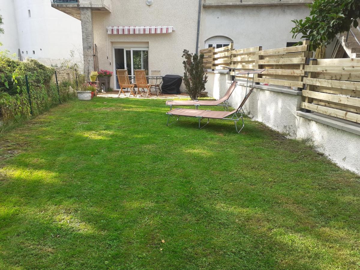 Appartement Rez De Chaussee Avec Terrasse Et Jardin Tence Eksteriør billede